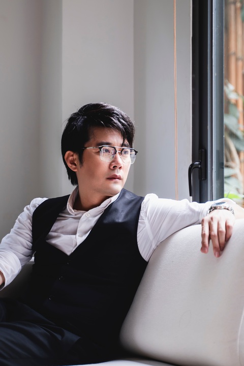 Khôi Trần - sếp Giang trong ‘Chúng ta của 8 năm sau': Tôi không yêu đồng nghiệp- Ảnh 6. Khôi Trần - sếp Giang trong ‘Chúng ta của 8 năm sau': Tôi không yêu đồng nghiệp- Ảnh 6.