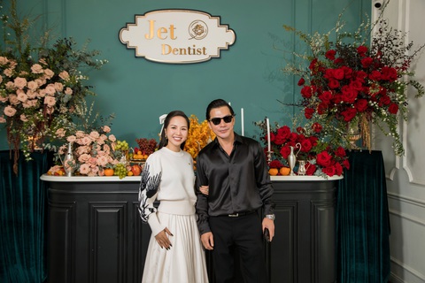 Dàn sao Việt đập heo đất, nhảy theo trend trong tiệc khai xuân- Ảnh 5. Diễn viên Trần Bảo Sơn