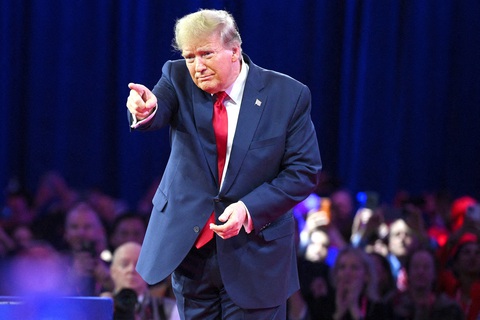 Ông Trump thắng to nhưng lo nhiều- Ảnh 1. Cựu tổng thống Donald Trump tại một sự kiện ở National Harbor (bang Maryland) vào ngày 24-2 - Ảnh: AFP