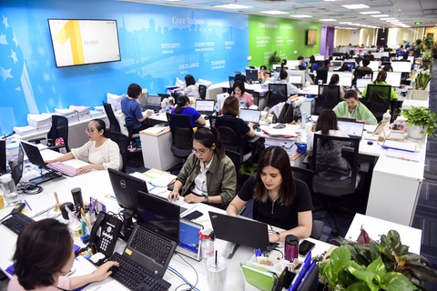 Tăng minh bạch với bảo hiểm- Ảnh 2. Doanh nghiệp bảo hiểm cạnh tranh bằng cách tăng tốc số hóa - Ảnh: QUANG ĐỊNH