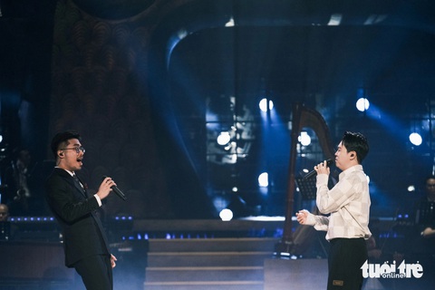 Tuấn Ngọc đã già, ai sẽ tiếp tục giữ mùa xuân?- Ảnh 5. Vũ và Lê Hiếu song ca bài Cơn đau cuối cùng
