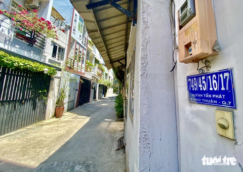 Chủ nhà cũng không nhớ nổi số nhà của mình- Ảnh 9. Dãy nhà có số nhà 4 xuyệt tại đường Huỳnh Tấn Phát, phường Phú Thuận, quận 7 - Ảnh: TIẾN QUỐC