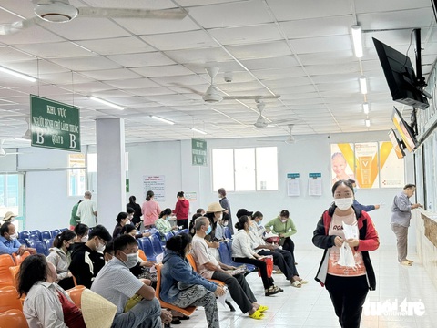3 bệnh viện đa khoa Hóc Môn, Thủ Đức, Củ Chi sẽ hoạt động năm 2024 đang ra sao?- Ảnh 6. Bệnh viện Đa khoa khu vực Thủ Đức có số lượng bệnh nhân đến thăm khám trung bình từ 3.000 bệnh nhân/ngày, cao điểm 3.500 bệnh nhân, trong đó Bình Dương, Đồng Nai chiếm 40% - Ảnh: THU HIẾN