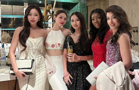 Mai Phương (thứ hai, từ trái qua) cùng các thí sinh Miss World - Ảnh: Facebook nhân vật Mai Phương (thứ hai, từ trái qua) cùng các thí sinh Miss World - Ảnh: Facebook nhân vật
