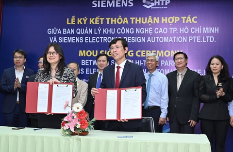 Ông lớn Siemens sẽ đào tạo nhân lực vi mạch bán dẫn ở Việt Nam- Ảnh 1. Khu công nghệ cao TP.HCM và Siemens EDA đã ký thỏa thuận hợp tác phát triển năng lực đào tạo nhân lực ngành công nghiệp vi mạch bán dẫn - Ảnh: SHTP