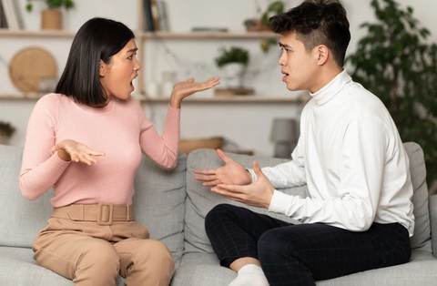 Đòi phân nửa tiền lì xì của con mới chịu ly hôn- Ảnh 1. Đòi phân nửa tiền lì xì của con mới chịu ly hôn- Ảnh 1.
