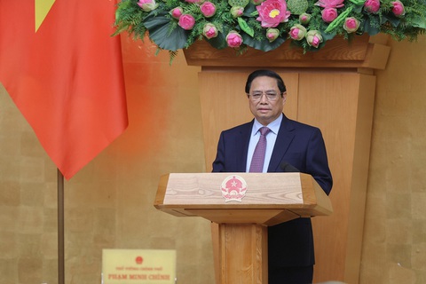 Thủ tướng: Khó ở đâu tháo gỡ ở đó, vướng cấp nào cấp đó giải quyết- Ảnh 2. Thủ tướng nhấn mạnh việc xây dựng pháp luật cần đảm bảo rõ ràng, minh bạch và công khai - Ảnh: VGP