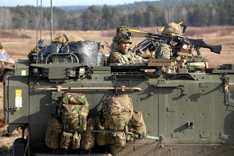 Binh sĩ NATO tập trận ở Ba Lan, ngày 26-2 - Ảnh: REUTERS Binh sĩ NATO tập trận ở Ba Lan, ngày 26-2 - Ảnh: REUTERS