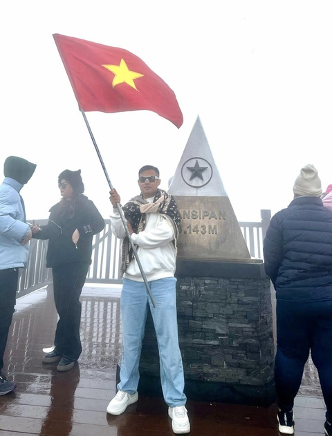 Đón Tết ở Sa Pa, vương vấn mãi nơi đất trời gặp gỡ- Ảnh 3. Chinh phục nóc nhà Đông Dương - Ảnh tác giả cung cấp