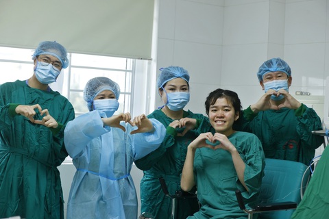 Cô gái 21 tuổi hồi sinh thần kỳ sau ca ghép phổi chiều 30 Tết- Ảnh 3. Ca ghép phổi hồi sinh sự sống cho cô gái trẻ thêm một lần nữa khẳng định trình độ, tay nghề của các bác sĩ Việt Nam trong việc chinh phục các kỹ thuật đỉnh cao ở lĩnh vực ghép tạng