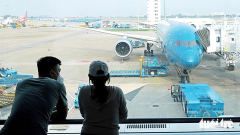 Những quy định nào đáng chú ý có hiệu lực từ tháng 3-2024?- Ảnh 1. Từ 1-3-2024, giá vé máy bay phổ thông nội địa sẽ tăng thêm - Ảnh: T.TD.