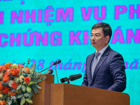Phó thống đốc Ngân hàng Nhà nước: Sẽ ổn định thị trường tiền tệ, tỉ giá, hút vốn ngoại- Ảnh 1. Ông Phạm Thanh Hà - phó thống đốc Ngân hàng Nhà nước, đọc tham luận tại hội nghi - Ảnh: VGP/Nhật Bắc