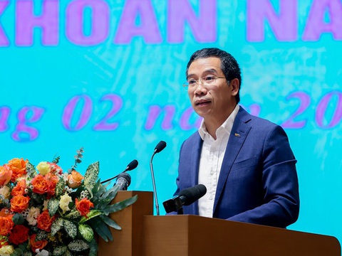 Phó thống đốc Ngân hàng Nhà nước: Sẽ ổn định thị trường tiền tệ, tỉ giá, hút vốn ngoại- Ảnh 5. Ông Lưu Trung Thái, chủ tịch MBBank - Ảnh: VGP