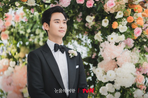 Cặp đôi phim Queen of tears tung bộ ảnh cưới đẹp xuất sắc- Ảnh 3.