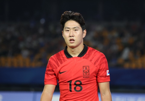 Lee Kang In sẽ không được triệu tập lên tuyển Hàn Quốc?- Ảnh 1. Lee Kang In có nguy cơ vắng mặt trong đội hình Hàn Quốc ở vòng loại World Cup 2026 - Ảnh: NEWSIS