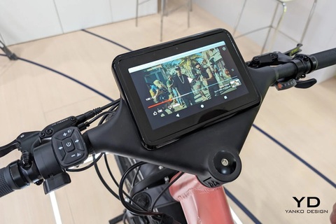 Xe đạp điện đầu tiên trang bị 5G, tính năng xịn như ô tô- Ảnh 5. Màn hình cảm ứng 7 inch phù hợp với mọi thời tiết, cung cấp cho người lái những thông tin cần thiết như trạng thái pin, tốc độ, bản đồ, hay giải trí cho những lúc kẹt xe hoặc dừng nghỉ - Ảnh: Yanko Design