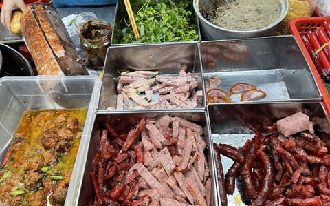 Các loại nhân bánh mì được bày biện hấp dẫn Các loại nhân bánh mì được bày biện hấp dẫn