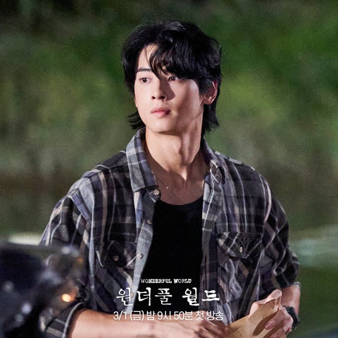 Khó tin Cha Eun Woo nhập vai công nhân phế liệu trong phim mới- Ảnh 3. Cha Eun Woo có vai diễn đầu tiên không có dáng vẻ nam thần mà dạn dày sương gió, phong trần