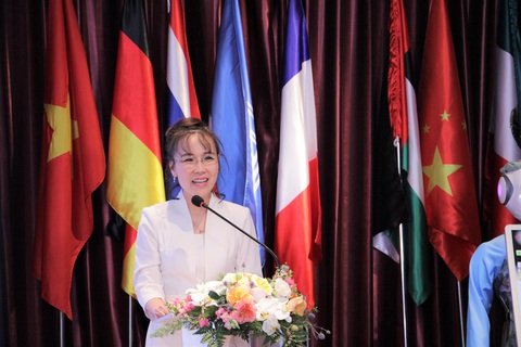 Quyết tâm nâng hạng thị trường chứng khoán Việt Nam- Ảnh 1. Chủ tịch SOVICO Nguyễn Phương Thảo tại cuộc họp với Bộ trưởng Tài chính Hồ Đức Phớc 15-10-2021 - Ảnh: HDB