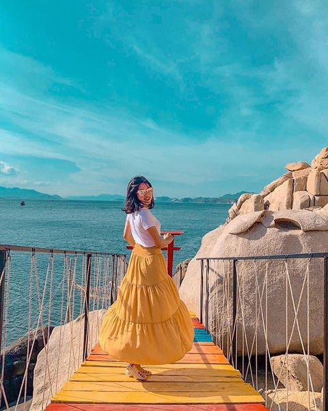 Những điểm check-in lý tưởng tại Nha Trang - Cam Ranh- Ảnh 2. Nằm trên cung đường biển đảo Nha Trang - Cam Ranh, Bình Hưng sở hữu vẻ đẹp khó cưỡng - Ảnh: @binhhungbiendao.official