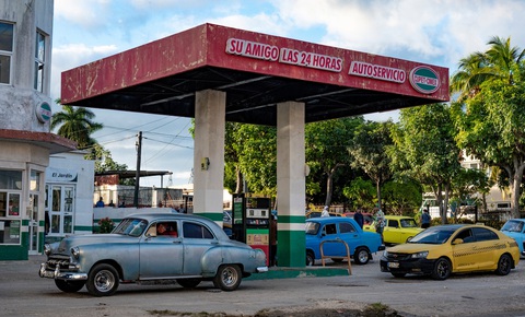 Trạm xăng ở Havana, Cuba, ngày 31-1 - Ảnh: AFP Trạm xăng ở Havana, Cuba ngày 31-1 - Ảnh: AFP