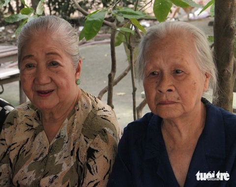 Nghệ sĩ Ngọc Đáng (bìa phải) và cố nghệ sĩ Thiên Kim, người mà bà Ngọc Đáng xem như bạn thân tại Viện dưỡng lão nghệ sĩ - Ảnh: LINH ĐOAN Nghệ sĩ Ngọc Đáng (bìa phải) và cố nghệ sĩ Thiên Kim, người mà bà Ngọc Đáng xem như bạn thân tại Viện dưỡng lão nghệ sĩ - Ảnh: LINH ĐOAN