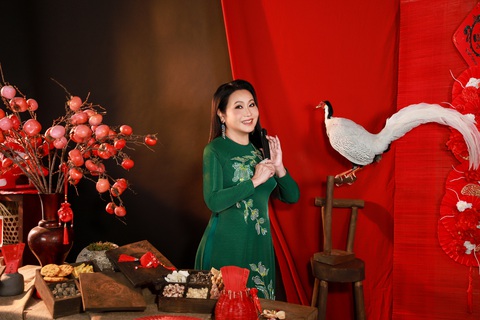 Với Thanh Hằng những ngày Tết khiến chị nhớ lại thời gian đi hát tỉnh đầy kỷ niệm đẹp - Ảnh Với Thanh Hằng những ngày Tết khiến chị nhớ lại thời gian đi hát tỉnh đầy kỷ niệm đẹp - Ảnh: TIÊU PHÀM