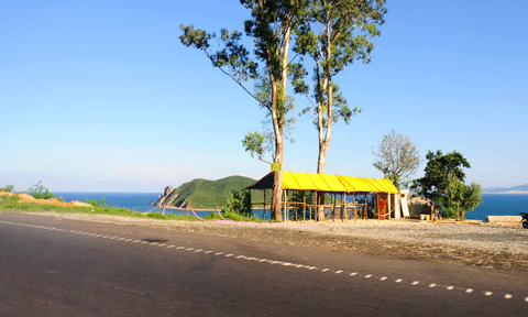 Khoảnh khắc Tết của tôi: Đón xuân an lành cùng con gái ở Phú Yên- Ảnh 3. Dọc đường đi luôn có cảnh đẹp cho du khách ngắm - Ảnh: GIA TIẾN