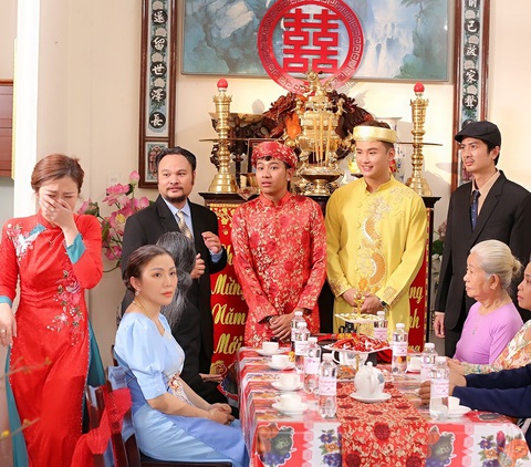 Âm thầm tung loạt hài Tết 2024, FapTV vẫn hút triệu view- Ảnh 2. Sắc màu rực rỡ trong một phim ngắn của FapTV