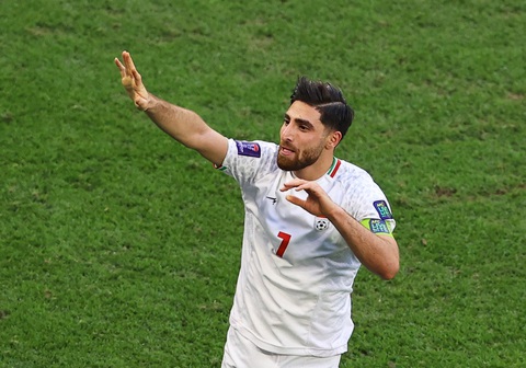 Iran thắng kịch tính phút 90+6, Nhật Bản dừng bước ở Asian Cup 2023- Ảnh 4. Jahanbakhsh ăn mừng bàn thắng giúp Iran ấn định thắng lợi 2-1 - Ảnh: REUTERS