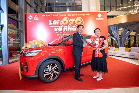 Dược phẩm TV.PHARM trao 3 ô tô cho khách hàng trúng thưởng- Ảnh 3. Dược phẩm TV.PHARM trao 3 ô tô cho khách hàng trúng thưởng- Ảnh 3.