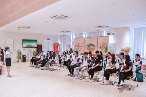 Nộp hồ sơ xét học bạ sớm, săn học bổng tại trường đại học song ngữ- Ảnh 5. Nộp hồ sơ xét học bạ sớm, săn học bổng tại trường đại học song ngữ- Ảnh 5.
