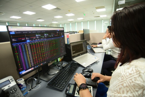 Tiền vào chứng khoán nhộn nhịp, VN-Index có gây bất ngờ trước nghỉ Tết?- Ảnh 1. Hầu hết các năm trước, VN-Index thường tăng điểm ngay cận Tết - Ảnh: QUANG ĐỊNH