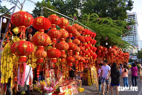 Khách Trung Quốc đến Khánh Hòa bật tăng dịp Tết- Ảnh 2. Khách Trung Quốc chọn Khánh Hòa làm điểm đón Tết vì có khí hậu ấm áp, tương đồng văn hóa - Ảnh: MINH CHIẾN