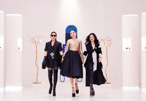 Bô ba Mỹ Linh, Hồng Nhung và Lệ Quyên ngay từ tập đầu lên sóng đã nhận được sự quan tâm Bộ ba Mỹ Linh, Hồng Nhung và Lệ Quyên ngay từ tập đầu lên sóng đã nhận được sự quan tâm