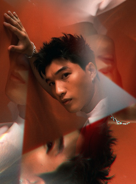 HIEUTHUHAI gây ấn tượng với album Ai cũng phải bắt đầu từ đâu đó - Ảnh: NVCC HIEUTHUHAI gây ấn tượng với album Ai cũng phải bắt đầu từ đâu đó - Ảnh: NVCC