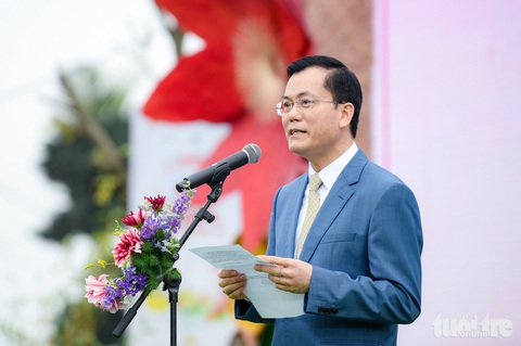 Thêm yêu Tết Việt qua ‘Ngày tìm hiểu về Việt Nam’ tại đường hoa Home Hanoi Xuan- Ảnh 2. Thêm yêu Tết Việt qua ‘Ngày tìm hiểu về Việt Nam’ tại đường hoa Home Hanoi Xuan- Ảnh 2.