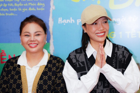 Lê Giang, Diệu Nhi dự buổi chiếu Gặp lại chị bầu ở Hà Nội - Ảnh: ĐPCC Lê Giang, Diệu Nhi dự buổi chiếu Gặp lại chị bầu ở Hà Nội - Ảnh: ĐPCC