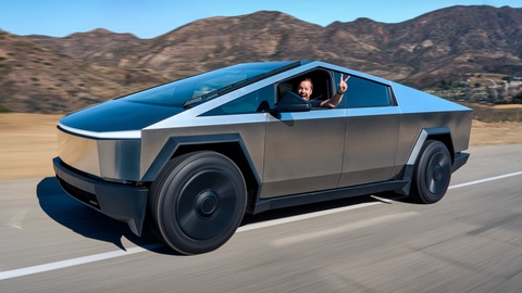 Tesla triệu hồi hơn 2 triệu xe vì... phông chữ quá nhỏ- Ảnh 1. Tesla Cybertruck đã phải triệu hồi 100% xe bán ra chỉ 2 tháng sau ngày mở bán - Ảnh: Top Gear