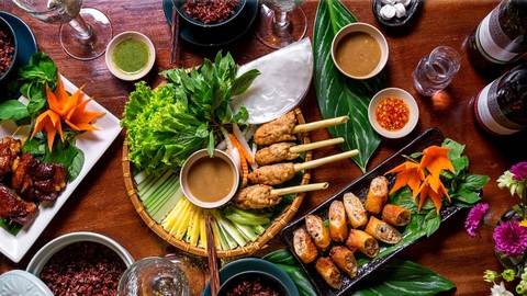 Ẩm thực Việt Nam dựa trên nền nguyên liệu tươi, cách chế biến và nấu tối giản, nhiều rau xanh, thưởng thức với rượu vang hợp phết - Ảnh: Michelin Guide Ẩm thực Việt Nam dựa trên nền nguyên liệu tươi, cách chế biến và nấu tối giản, nhiều rau xanh, thưởng thức với rượu vang hợp phết - Ảnh: Michelin Guide