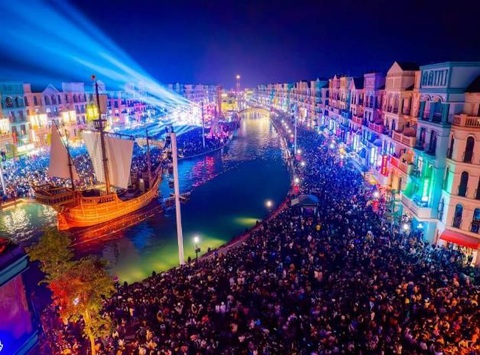 Sự hấp dẫn của các chương trình được tổ chức tại Grand World và Ocean City được thể hiện thông qua lượng khách kỷ lục. Ảnh: Đ.H Sự hấp dẫn của các chương trình được tổ chức tại Grand World và Ocean City được thể hiện thông qua lượng khách kỷ lục - Ảnh: Đ.H.