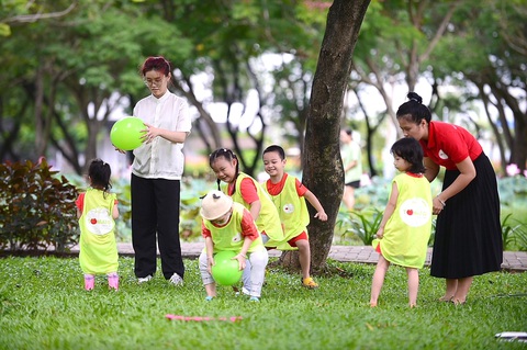 Nhiều nước châu Á xem năm Giáp Thìn là cơ hội tăng dân số- Ảnh 2. Tỉ lệ sinh của Việt Nam lần đầu tiên từ 2006 đã giảm xuống dưới 2 con/bà mẹ - Ảnh: Quang Định