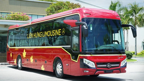 THACO AUTO bàn giao lô 10 xe buýt cao cấp Mercedes-Benz cho Công ty Liên Hưng- Ảnh 3. Xe buýt Mercedes-Benz được thiết kế theo nhận diện của Công ty Liên Hưng