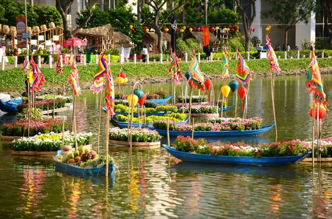 Hội hoa xuân Phú Mỹ Hưng Tết Giáp Thìn 2024 rộn ràng đón khách- Ảnh 3. Hội hoa xuân Phú Mỹ Hưng Tết Giáp Thìn 2024 rộn ràng đón khách- Ảnh 3.