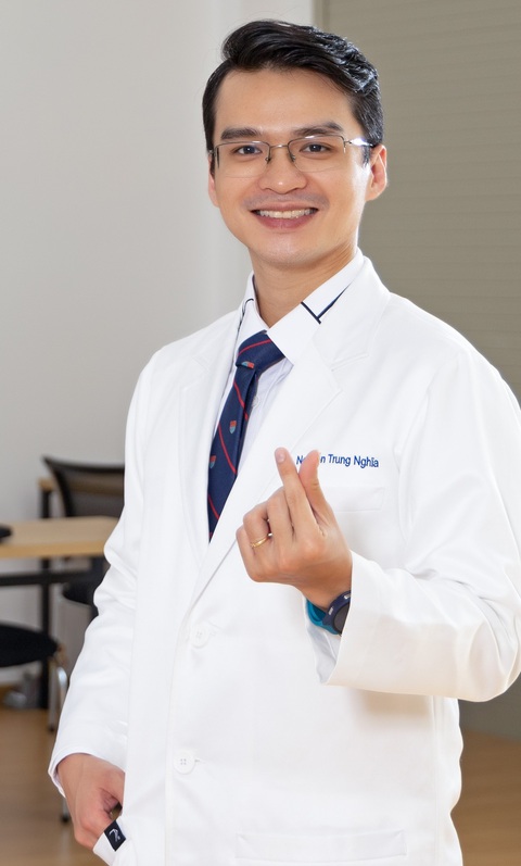 Vượt qua các câu hỏi thiếu tâm lý mùa Tết và những áp lực bằng bạn bằng bè- Ảnh 3. Bác sĩ Nguyễn Trung Nghĩa - Ảnh: MINK
