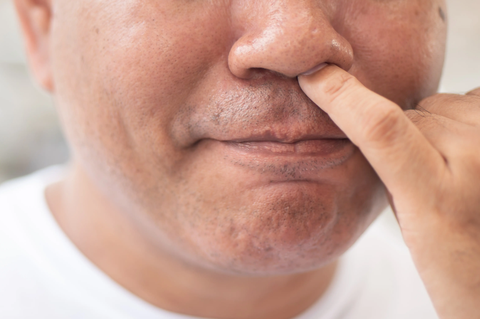 Nghiên cứu mới: Ngoáy mũi thường xuyên có thể gây bệnh Alzheimer- Ảnh 1. Người ngoáy mũi thường xuyên có nguy cơ mắc Alzheimer cao hơn thông thường - Ảnh: MANAGED HEALTHCARE EXCECUTIVE