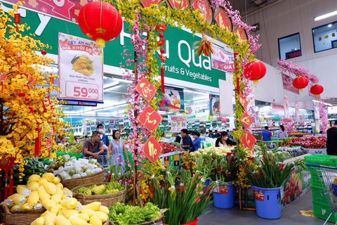 Gia đình trẻ rộn ràng đón Tết Giáp Thìn- Ảnh 2. Gia đình trẻ rộn ràng đón Tết Giáp Thìn- Ảnh 2.