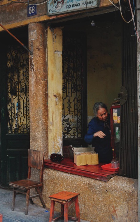 Những điều cuối cùng cho ngày cuối năm- Ảnh 5. Quán nước phố Hàng Trống - Ảnh: KIM GIANG