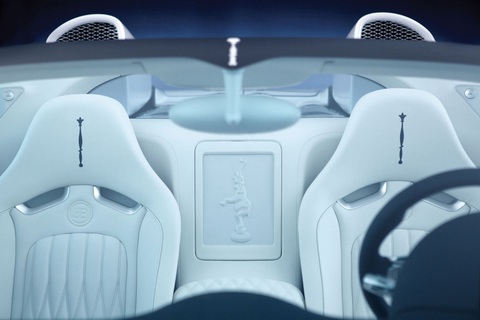 Bugatti tạo ra xe sứ duy nhất thế giới giá 43 tỉ đồng- Ảnh 10. Bugatti tạo ra xe sứ duy nhất thế giới giá 43 tỉ đồng- Ảnh 10.