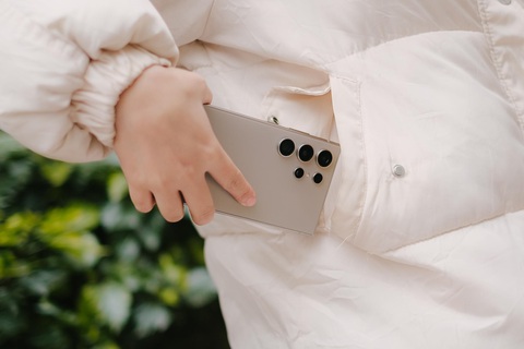 Ứng cử viên cho vị trí ‘smartphone của năm’ xuất hiện- Ảnh 1. Galaxy AI mang tới nhiều khả năng hỗ trợ cho người dùng từ trong công việc tới cuộc sống.
